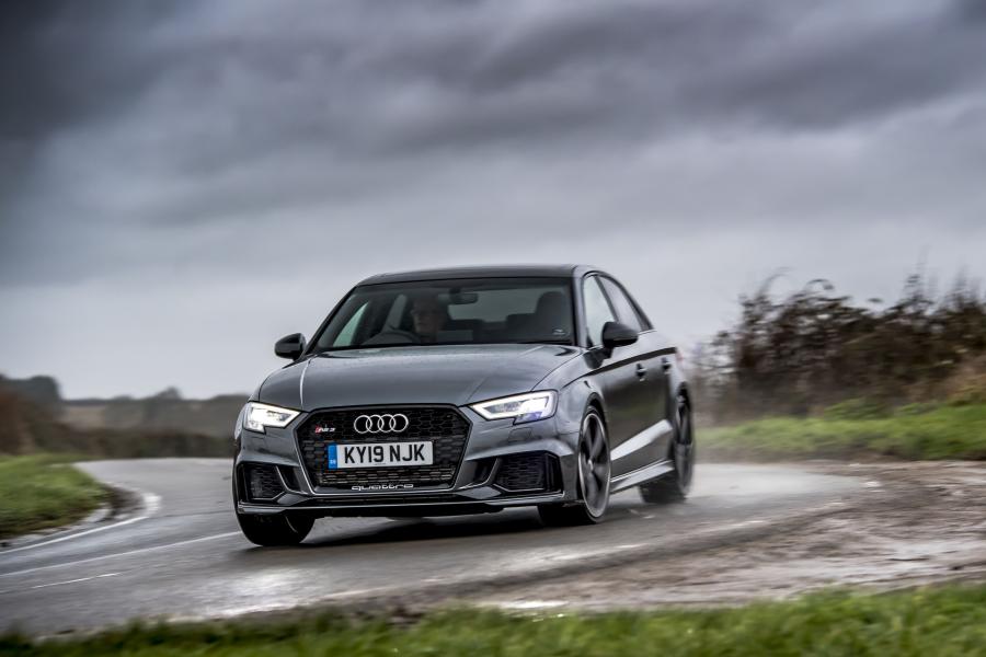  Audi RS3 Sedan Sport Edition (8V) 2019 года  (UK) (фото 19 из 40)